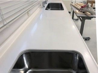 サービス後の人工大理石製天板