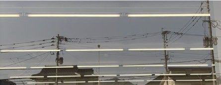 サービス後の店舗ガラス